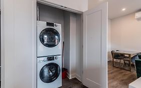 2 Bedroom Luxury In The Mile End By Den Stays