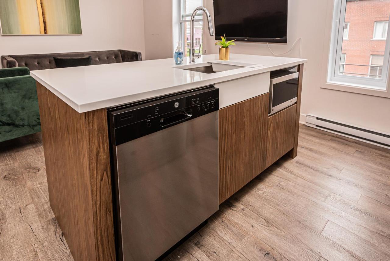 2 Bedroom Luxury In The Mile End By Den Stays Montréal Extérieur photo