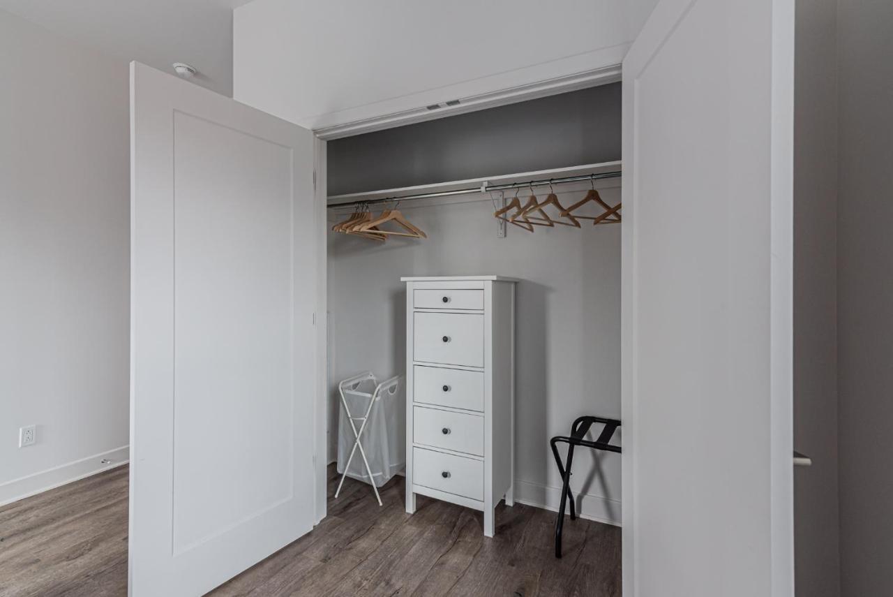 2 Bedroom Luxury In The Mile End By Den Stays Montréal Extérieur photo